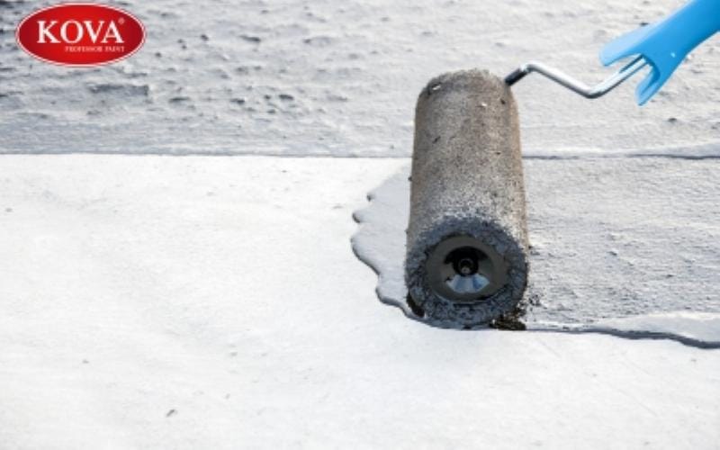 Quy trình thi công chống thấm Kova CT11A Plus đơn giản, hiệu quả, đảm bảo lớp màng bảo vệ bền vững cho mọi hạng mục công trình, từ sàn mái đến nhà vệ sinh.